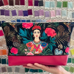Große Kosmetiktasche | Schminktasche | Französische Damast Stoff | Viva la Vida | Mexikanische Frauen | Frida Kahlo | Metallreißverschluss