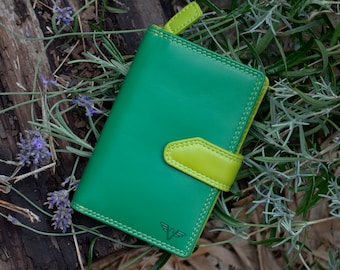 Green Leather Bifold Wallet – RFID Blocking Ladies Purse