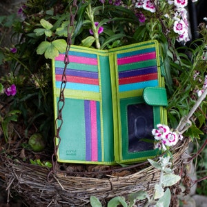 Cartera de cuero para mujer / Monedero Nevaeh Heavenly Accessories - Monederos grandes de cuero verde lima plegables con bloqueo RFID Regalo para ella Regalos para mamá
