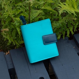 Nevaeh Turquoise Leather Purse – RFID Protected Slim Wallet, Handmade Women’s Wallet, Luxury Gift, Genuine Leather Card Holder