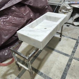 Handcrafted White Marble Sink: Fluted Front Bathroom Vanity (18x39x6 Inches)