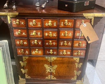 Chinees apothekerskabinet