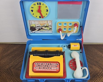 Creative Playthings L'il Boss Set da scrivania giocattolo vintage Macchina da scrivere Telefono rotativo