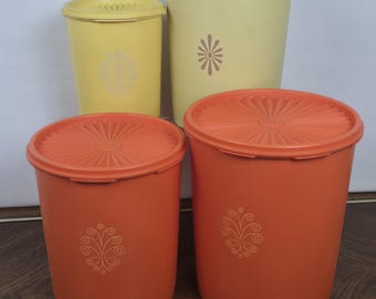Zestaw zabytkowych pojemników Tupperware, żółtych i pomarańczowych, retro, lata 70. i 80.