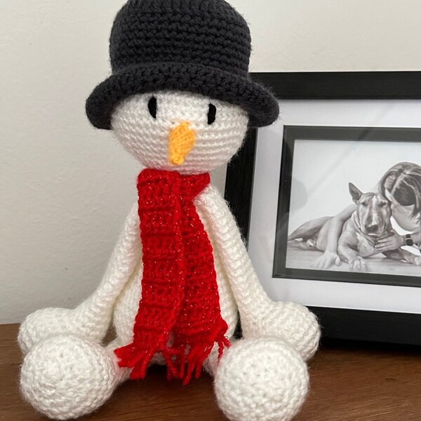 Snowman in clothes / Cute handmade Snowman / Christmas Decoration / Plushie / Soft Toy / Soft Toy Snowman / Festive / Physical Item