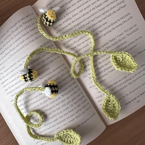 Crochet Bumblebee Bookmark with Leaf Detail