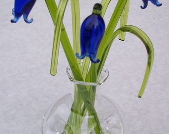 Bunch of Hand made Glass BLUEBELLS, GRASS and stunning VASE