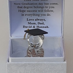 Set de regalo personalizado de recuerdo del día de graduación con osito de graduación sabio, birrete y pergaminos