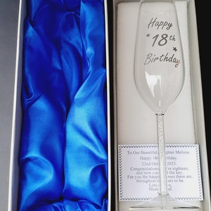 Gepersonaliseerde 18e verjaardag ''Key to the Door'' aandenken champagnefluit met kristallen steel Gift