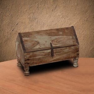 手作りのアンティーク木製チェスト – 素朴な記念品ボックス、ジュエリーや手紙用のヴィンテージ収納ボックス、ユニークなファームハウススタイルのテーブル装飾ギフト