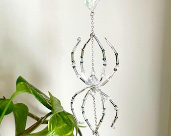 Spider Sun Catcher – Gothic Plant Stake, Crystal Garden Decor, Creepy Cute Window Ornament, Witchy Home Accessory (medium)