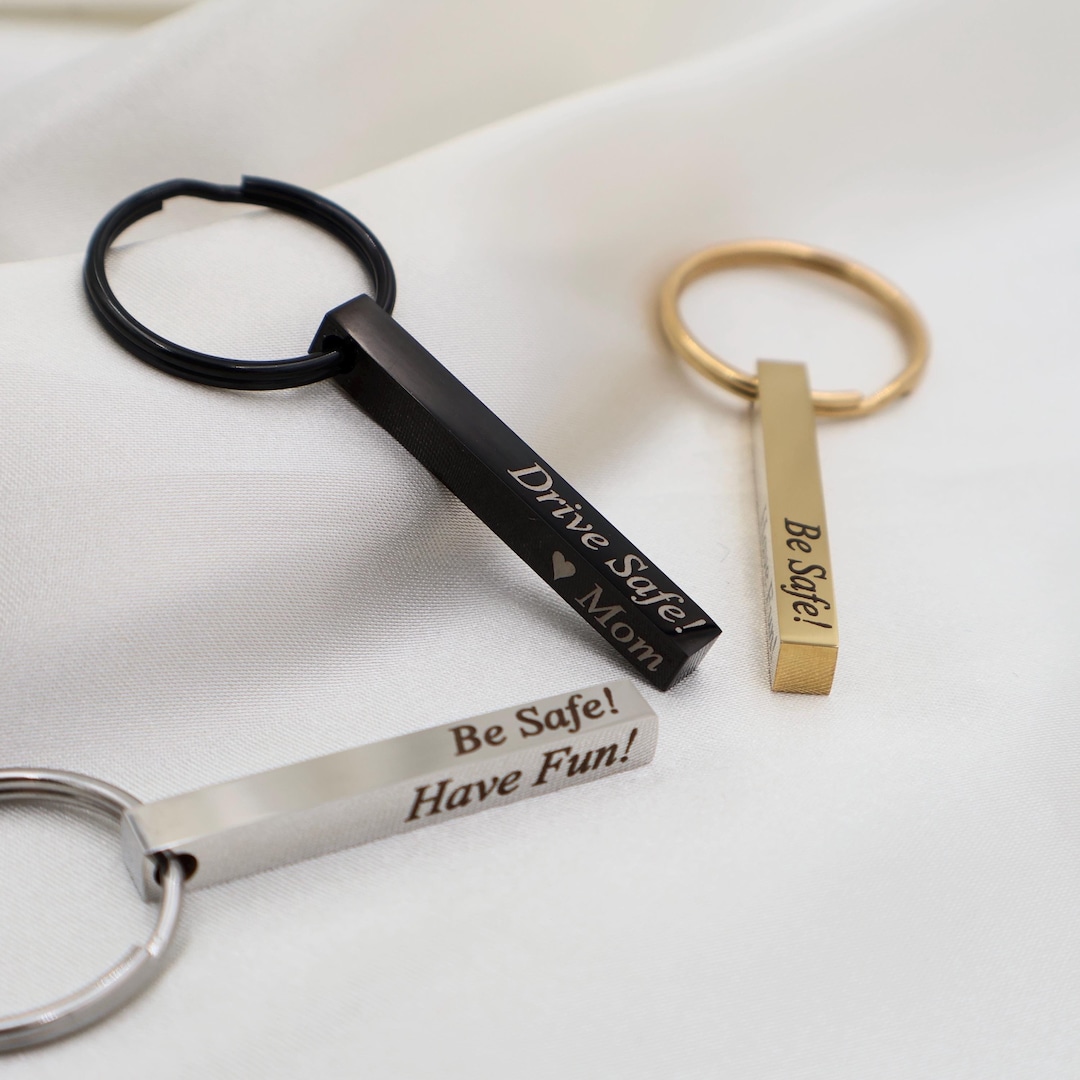 Portachiavi Personalizzato Con Coordinate GPS Incise Al Laser – In Acciaio Inox Con Ciondolo A Cerchio – Regalo Di Posizione Unico Per Coppie – Nero