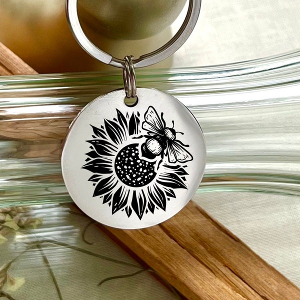 Customizable Bee and Sunflower Keychain - Adorable Nature-Themed Design