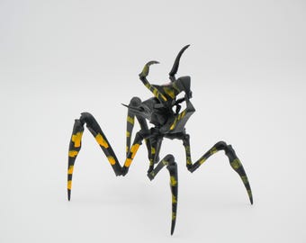 Starship Troopers Arachnid Monster Figurine – Hand-Painted Collector Model