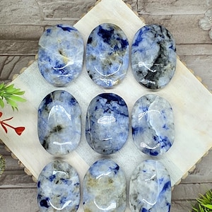 Hackmanite Palm Stone / 2.3" to 2.5" / Blue Stone / Chakra / Rocks and Minerals