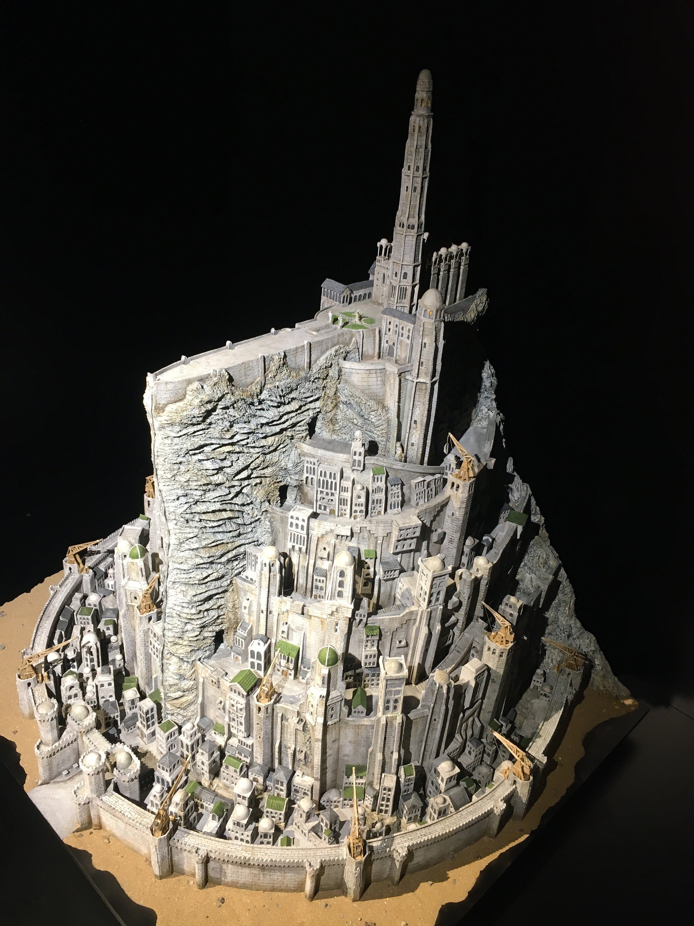 Amazing Minas Tirith Diorama : r/lotr