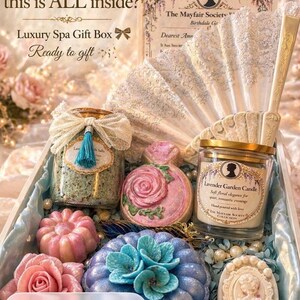 Luxury Regency style spa gift box with bath bombs, candle, bath salts and vintage fan, romantic ready to gift set for her