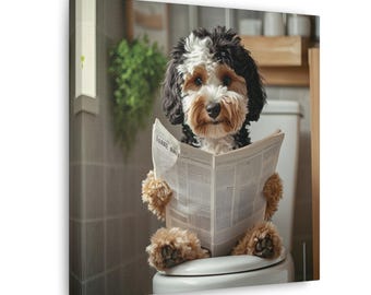Peut inclure: Un chien brun et blanc est assis sur une cuvette de toilettes blanche, en train de lire un journal avec le titre "TORNE RALLY".