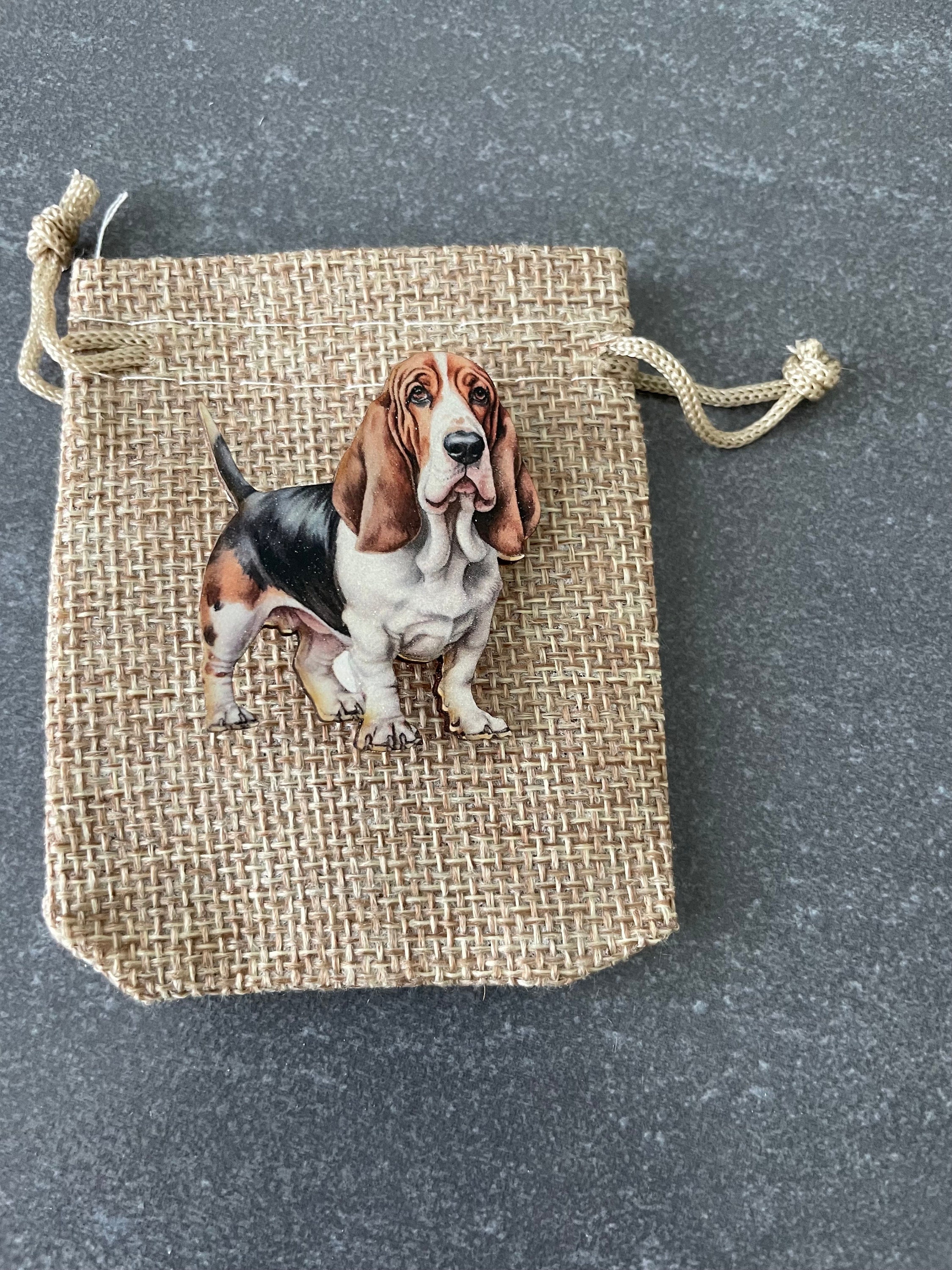 Pendentif/broche Cristal Blanc Basset Hound - Marque Lauren Spencer, Neuf étiquettes