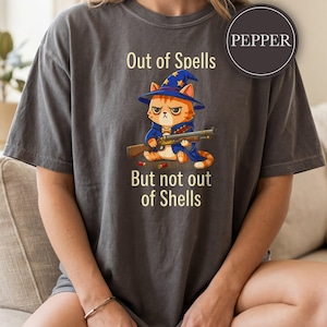 Grappig D&D-shirt, Comfort Colors Out of Spell But Not Out of Shells-shirt, schattig T-shirt met kattentovenaarsprint, grappige kattensweatshirt