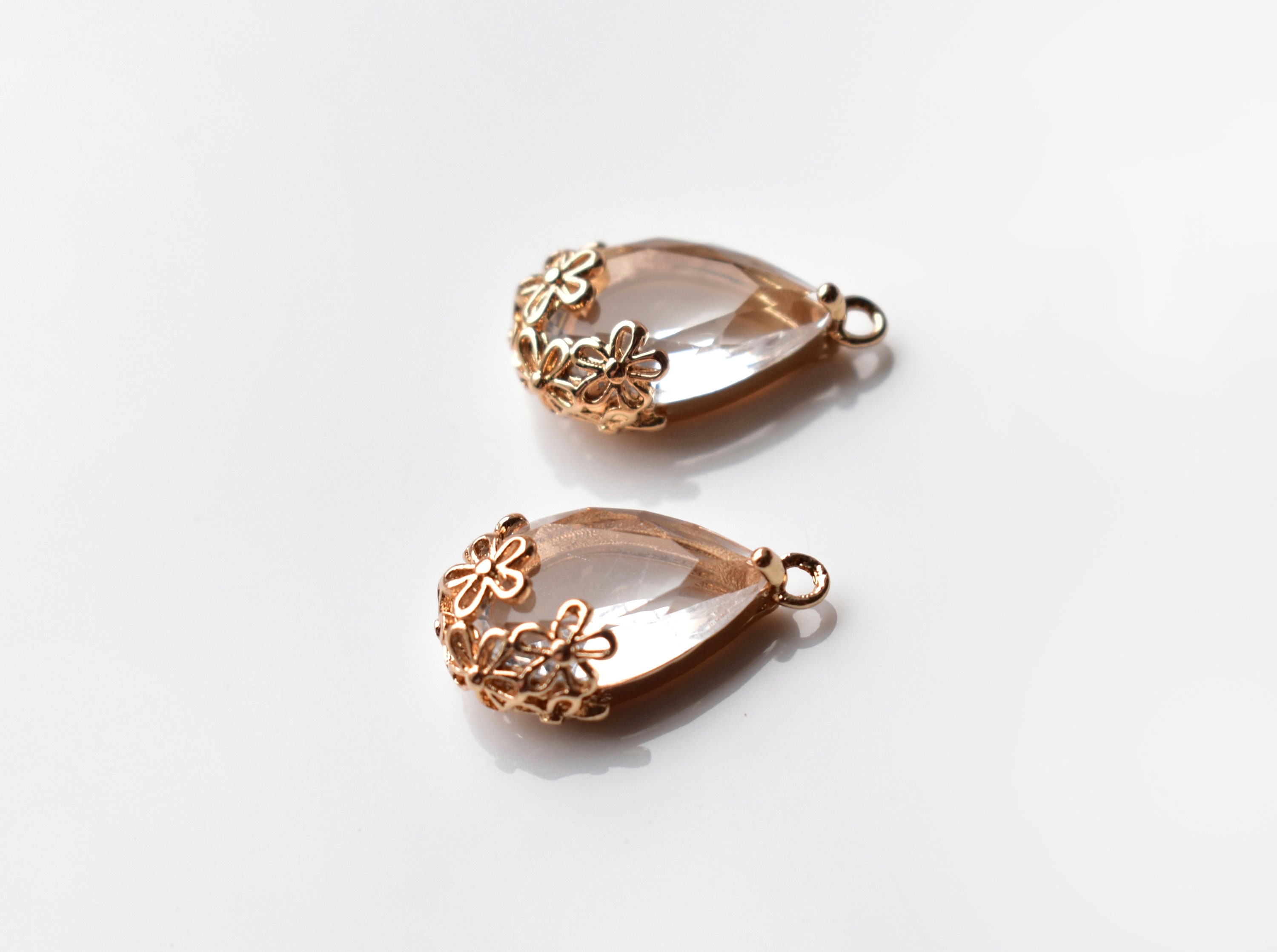 Clear Glass Teardrop Pendants With Pretty Floral Design Jewellery Findings UK Flowerpattern