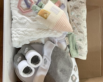 Newborn Gift Box, Organic Cotton Swaddle, Soft Rattle, Booties & Hat