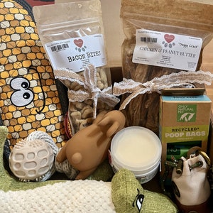Caixa grande! Provisões para filhotes! A melhor caixa de brindes para novos donos de animais de estimação! Pacote de cuidados para cães - aniversário de cachorro - brinquedo para cachorro, guloseimas caseiras e brinquedos divertidos fabulosos!