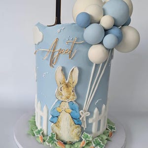 Confezione regalo con immagine stampata commestibile di Peter Rabbit e Carrots, ciondolo in acrilico con nome e data di nascita opzionali.