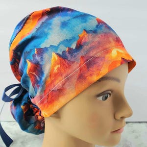 Gorro quirúrgico con diseño de montañas, pinos y atardecer, de algodón lavable para hombre, con lazo en la espalda, gorro quirúrgico con diseño de cola de caballo europea, árboles, pinos y atardecer.