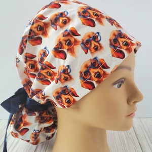 Bonnet de gommage pour queue de cheval euro chien, bonnet de chirurgie queue de cheval mignon, bonnet de chirurgie chiots, gommage teckel lunettes, vétérinaire chien, bonnet de gommage vet tech