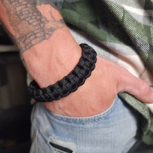 Personalized Paracord Bracelet