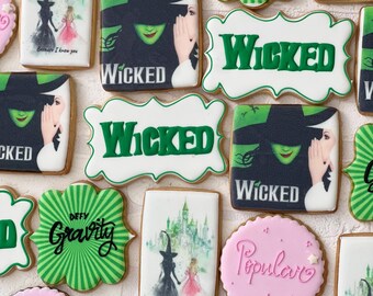 Biscotti di zucchero decorati a tema Wicked, biscotti di zucchero ispirati al film Wicked, dessert a tema Broadway