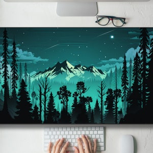 Alfombrilla de ratón grande para juegos con diseño de cielo nocturno sobre un bosque de montaña, alfombrilla de ratón para teclado, alfombrilla de escritorio para el trabajo, juegos y el hogar XL