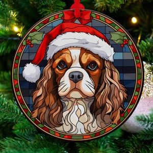 Decoração de enfeite de Natal King Charles Cavalier, ideia de presente de lembrança de herança. Vitral com aspecto redondo de alumínio ou cerâmica com fita