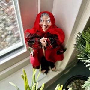 Kitchen Witch Doll Aretha red