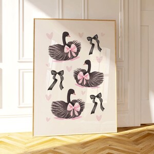 オールドマネー美学、バレエコアウォールアート、コケットルームデコレーション、ブラックスワンプリント、保育園アートプリント、ダークアカデミアプリント、ボウアート、水彩画
