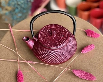 Japanese Cast Iron Teapot - Explore a Range of Colors for an Exquisite Tea Experience - Quality and Elegance Combined!