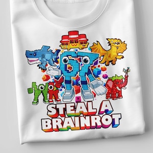 Könnte beinhalten: Weißes Sweatshirt mit Rundhalsausschnitt und farbenfrohem Grafikdesign. Das Design zeigt verschiedene Cartoon-Figuren und den Text "STEAL A BRAINROT" in Regenbogenfarben. Das Sweatshirt ist gefaltet.