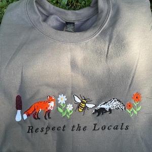 Respekt Die Einheimischen Besticktes Sweatshirt, Woodland Rundhalsausschnitt, Waldtier Bestickter Rundhalsausschnitt, Naturliebhaber Pullover, Wildtier Rundhalsausschnitt
