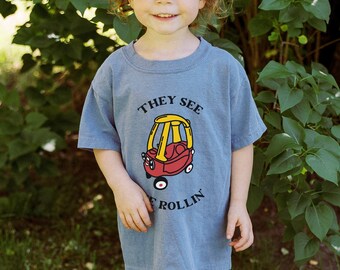 T-shirt They See me Rollin', jolies chemises pour jeunes, coupe confortable, t-shirt graphique amusant pour tout-petits, vêtements pour jeunes enfants amusants, enfant en bas âge tendance, chemises-cadeaux pour enfants