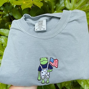 Embroidered Patriotic Frog Comfort Colors Shirt: 4th of July USA