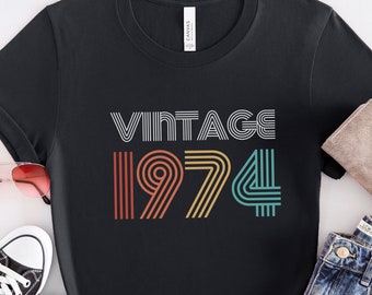 Maglietta vintage per il compleanno, maglietta grafica personalizzata per l'anno, maglietta in stile retrò, regalo di compleanno importante per uomini e donne, maglietta del 1974