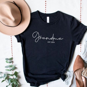 Personalisiertes Oma-Shirt, Oma etabliertes Shirt, neues Oma-Geschenk, Muttertagsgeschenk, Oma-Geburtstagsgeschenk, minimalistisches Oma-T-Shirt