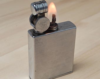 Encendedor de tanque Douglass Marvelous antiguo, fabricado en Japón, a gasolina, en funcionamiento, industrial.