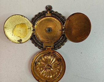 Vintage reich verzierte Medaillon Anhänger Geheimfach Gold-Ton Floral Andenken viktorianischen Stil