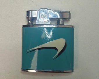 Vintage Omega Superlighter Superlight Japan – Türkisfarbenes Emaille-Benzinfeuerzeug – Mid Century – zur Reparatur