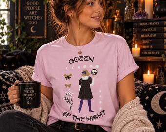 Camiseta de la Reina de la Noche, Camiseta gótica de Halloween, Camiseta de fase lunar de bruja, Camiseta de calavera y polilla, Regalo pagano alternativo