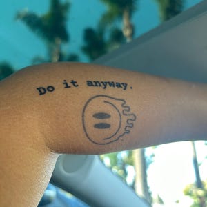 Tatuaje motivacional, Tatuaje temporal vegano semipermanente de 2 semanas, Tatuaje inspirador, Tatuaje de flores, Tatuaje de palabras, Tatuaje de festival