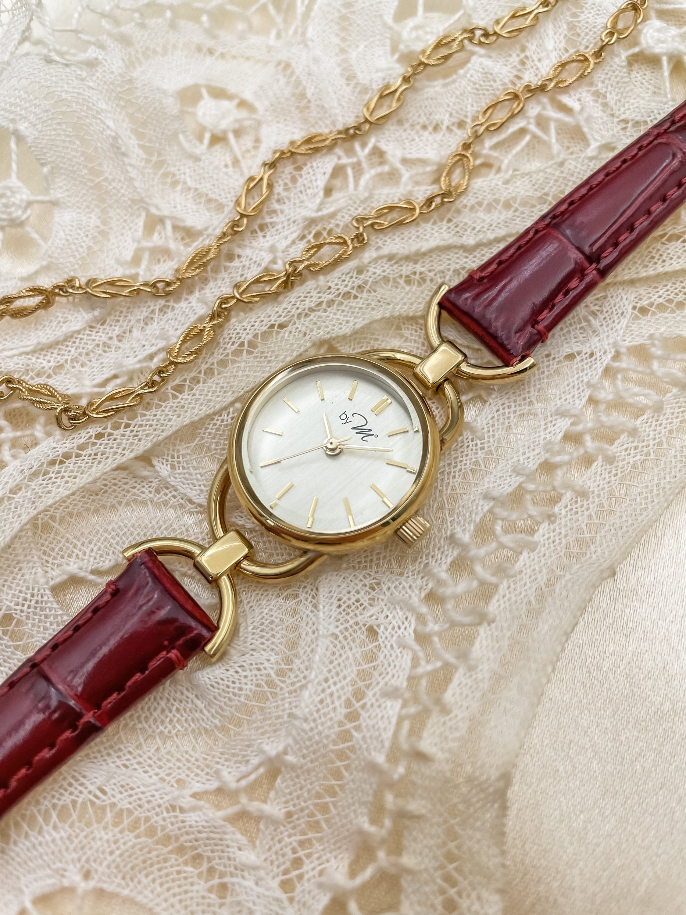 Vintage Style Burgundy Leather Watch: Gold or Silver Face  display picture 1