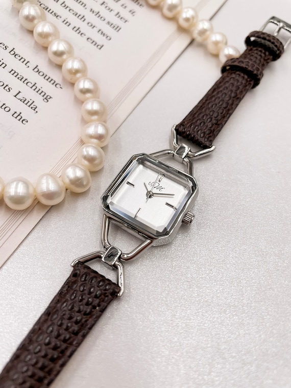 Vintage Style Women display picture 3